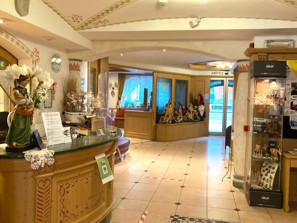 Hotel Alba Wellness & Spa Canazei Esterno foto