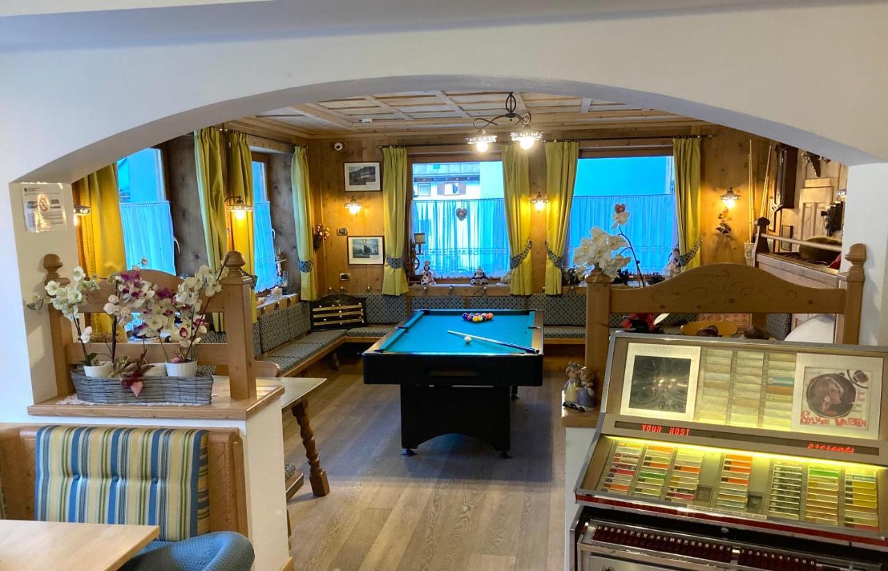 Hotel Alba Wellness & Spa Canazei Esterno foto