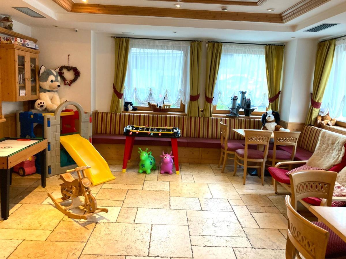 Hotel Alba Wellness & Spa Canazei Esterno foto