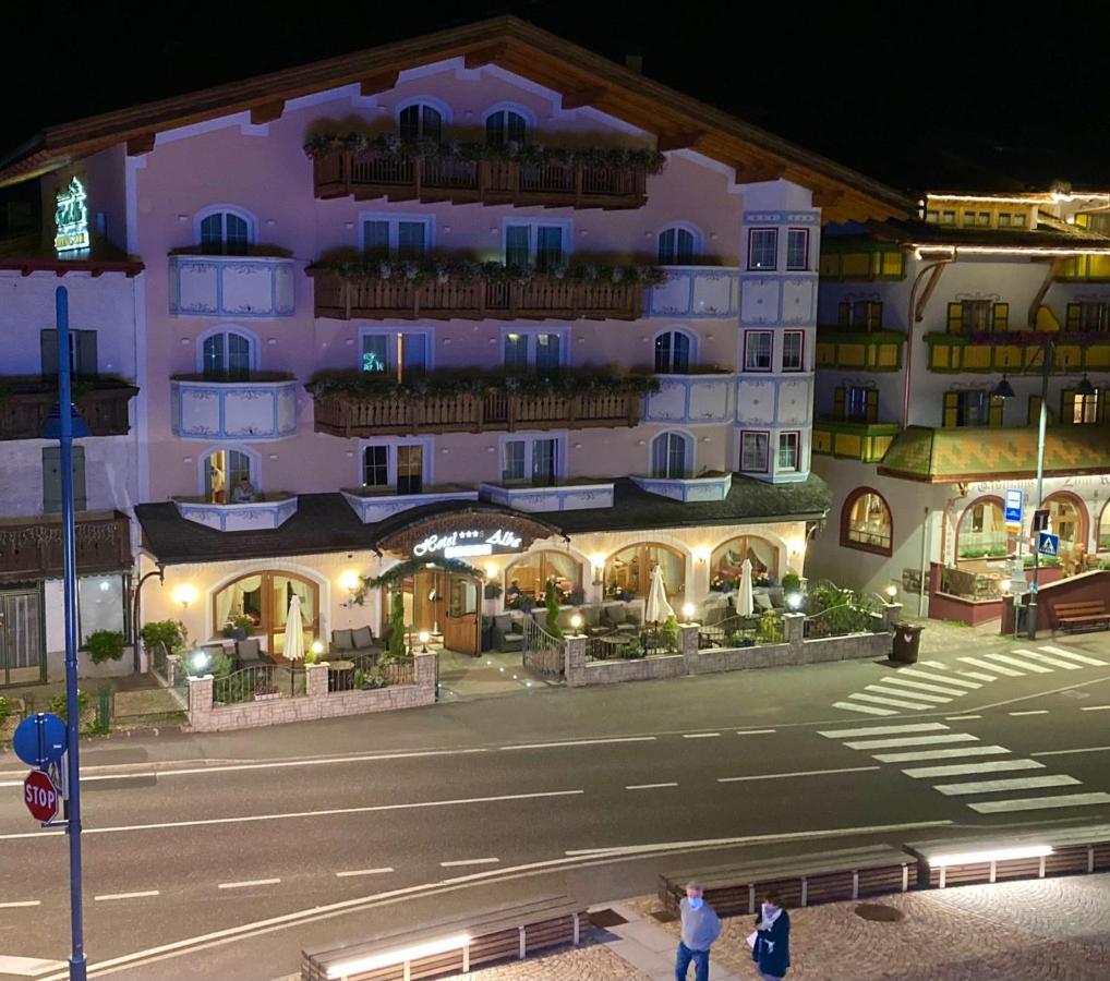 Hotel Alba Wellness & Spa Canazei Esterno foto