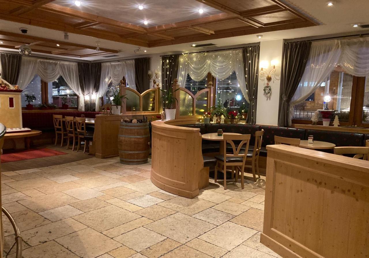 Hotel Alba Wellness & Spa Canazei Esterno foto
