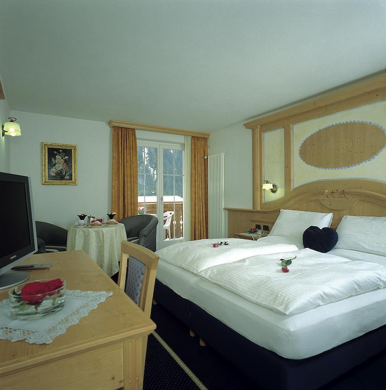 Hotel Alba Wellness & Spa Canazei Esterno foto